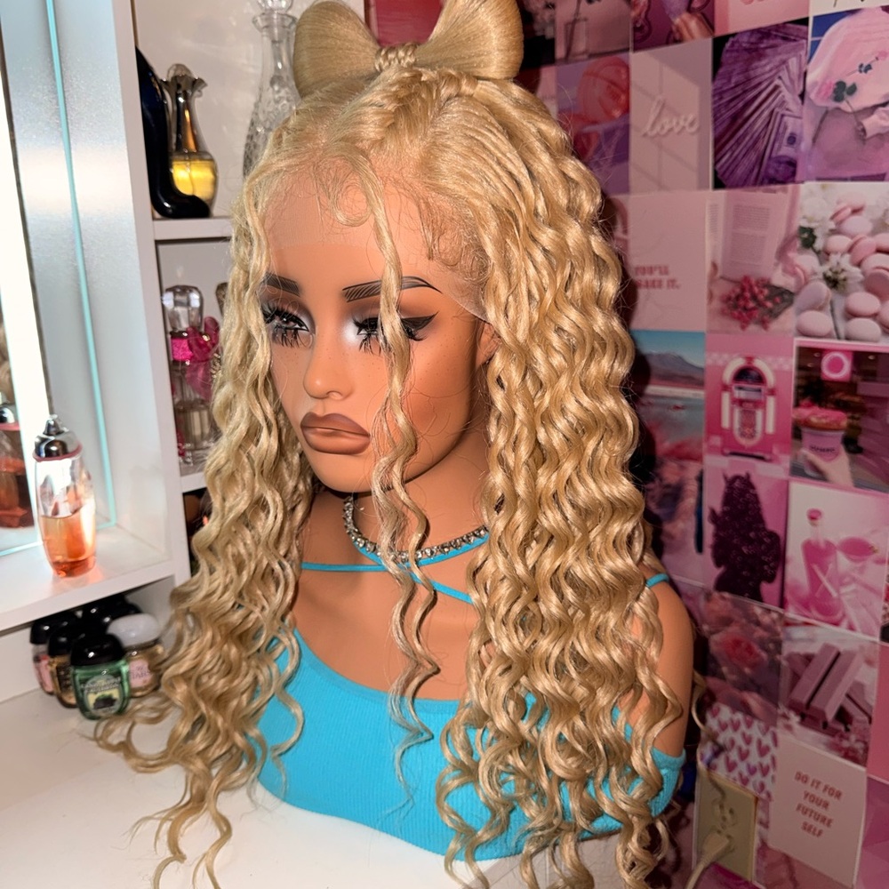 Luxury Blonde Curly Lace Front Wig – Braided Detail + Removable Hair Bow – Ready